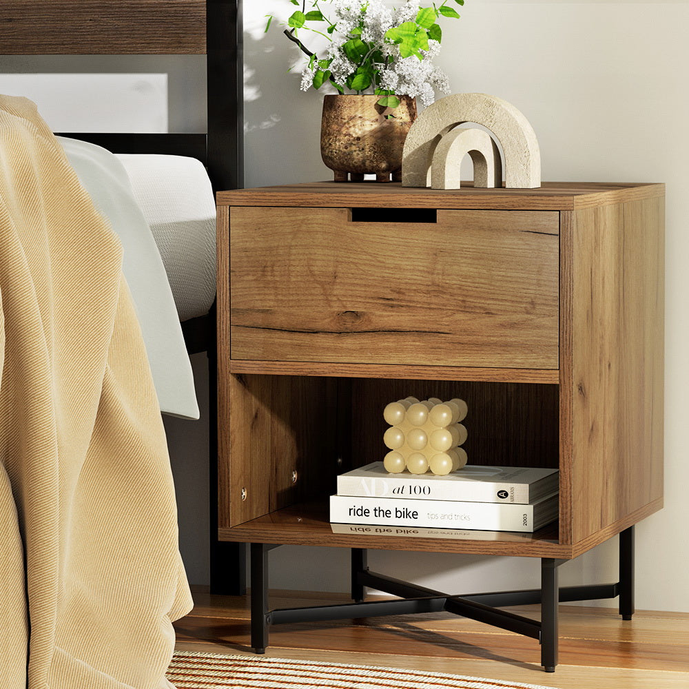 Kravu Rust Oak Bedside Table